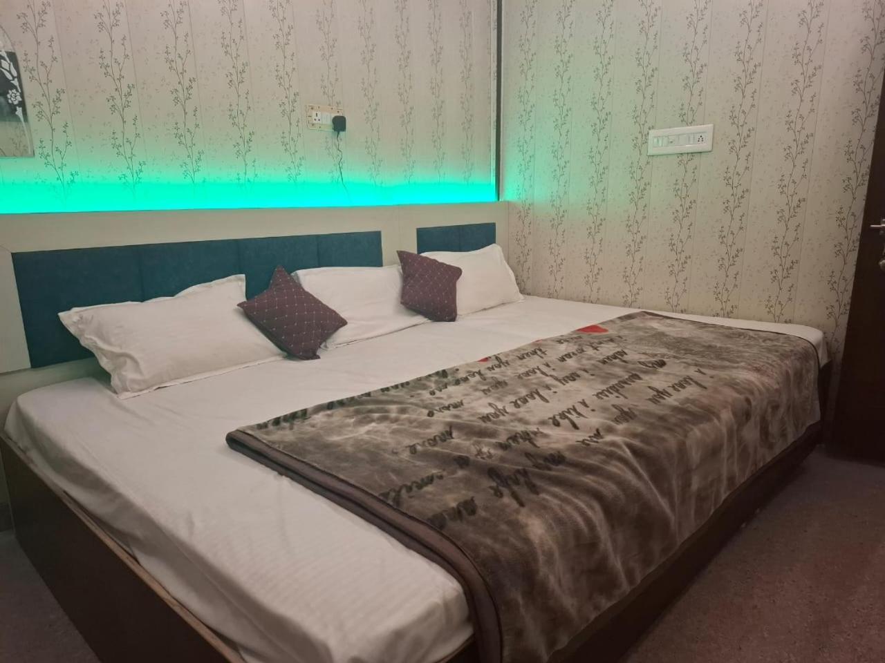 Hotel Sgh Subhadra Guest House Ayodhya Ngoại thất bức ảnh