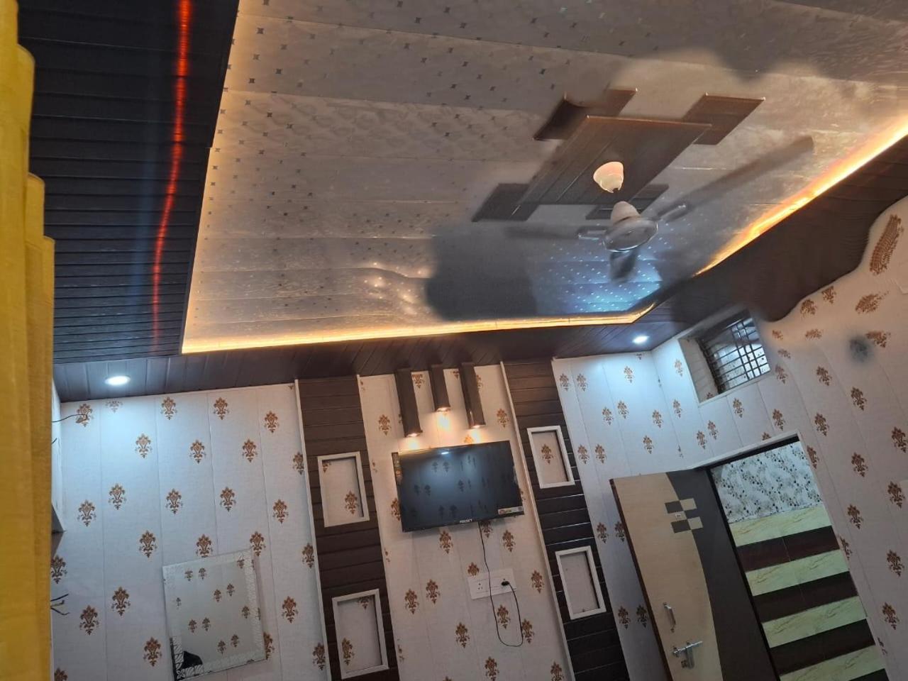 Hotel Sgh Subhadra Guest House Ayodhya Ngoại thất bức ảnh