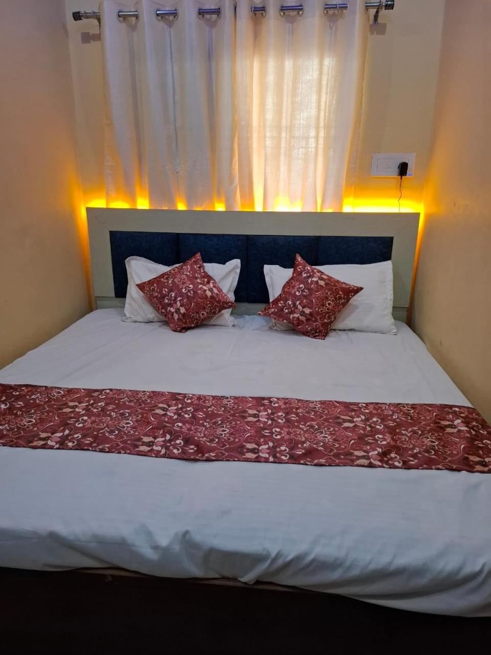 Hotel Sgh Subhadra Guest House Ayodhya Ngoại thất bức ảnh