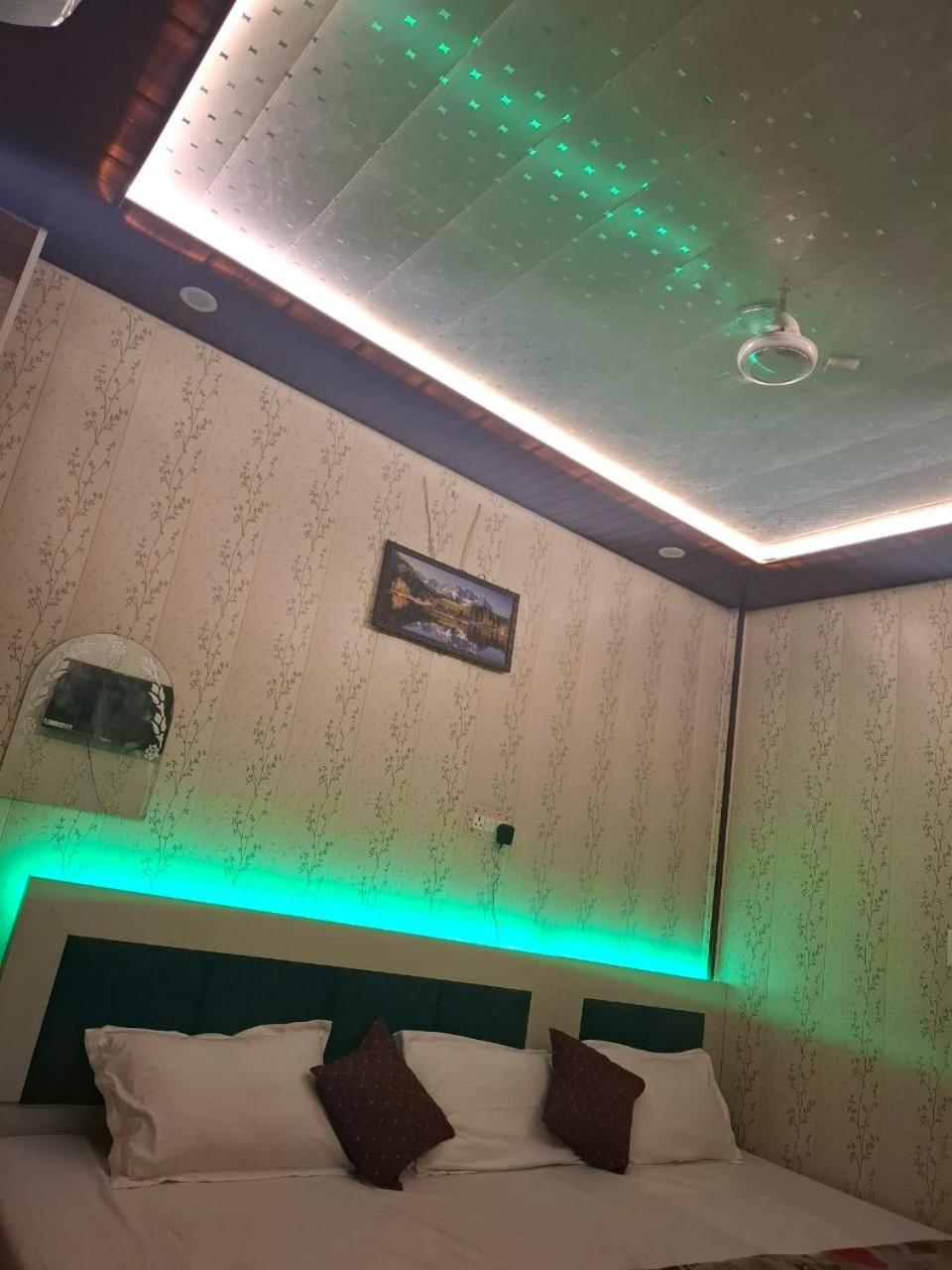 Hotel Sgh Subhadra Guest House Ayodhya Ngoại thất bức ảnh