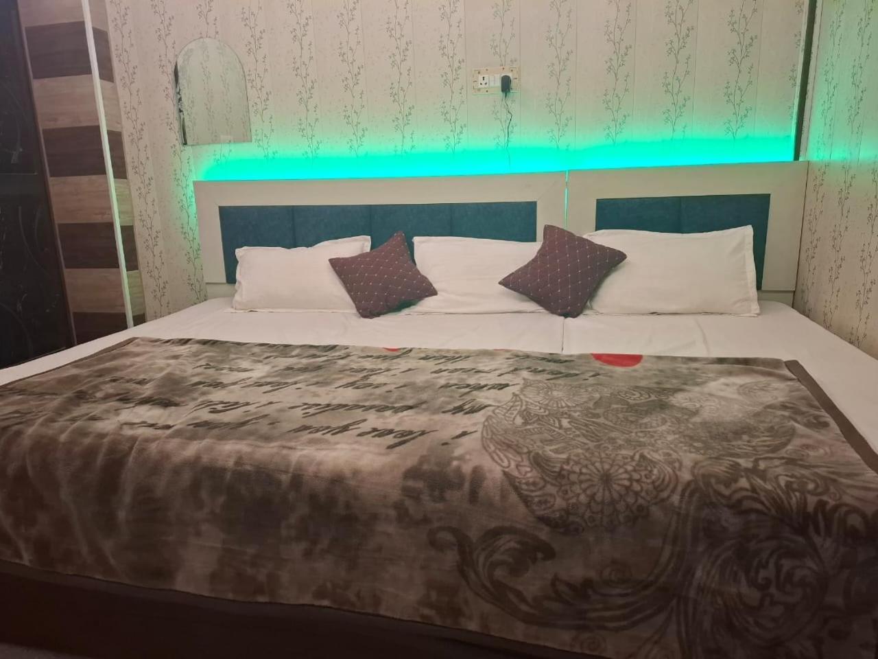 Hotel Sgh Subhadra Guest House Ayodhya Ngoại thất bức ảnh